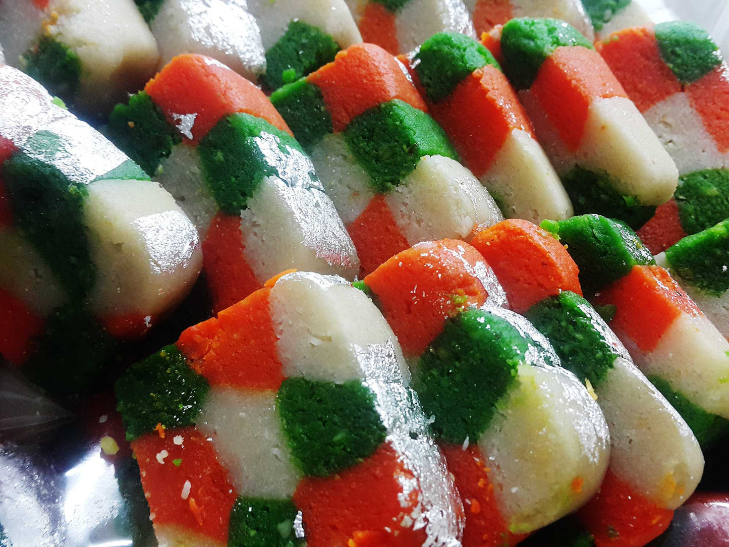 Kaju-Square-Chequered